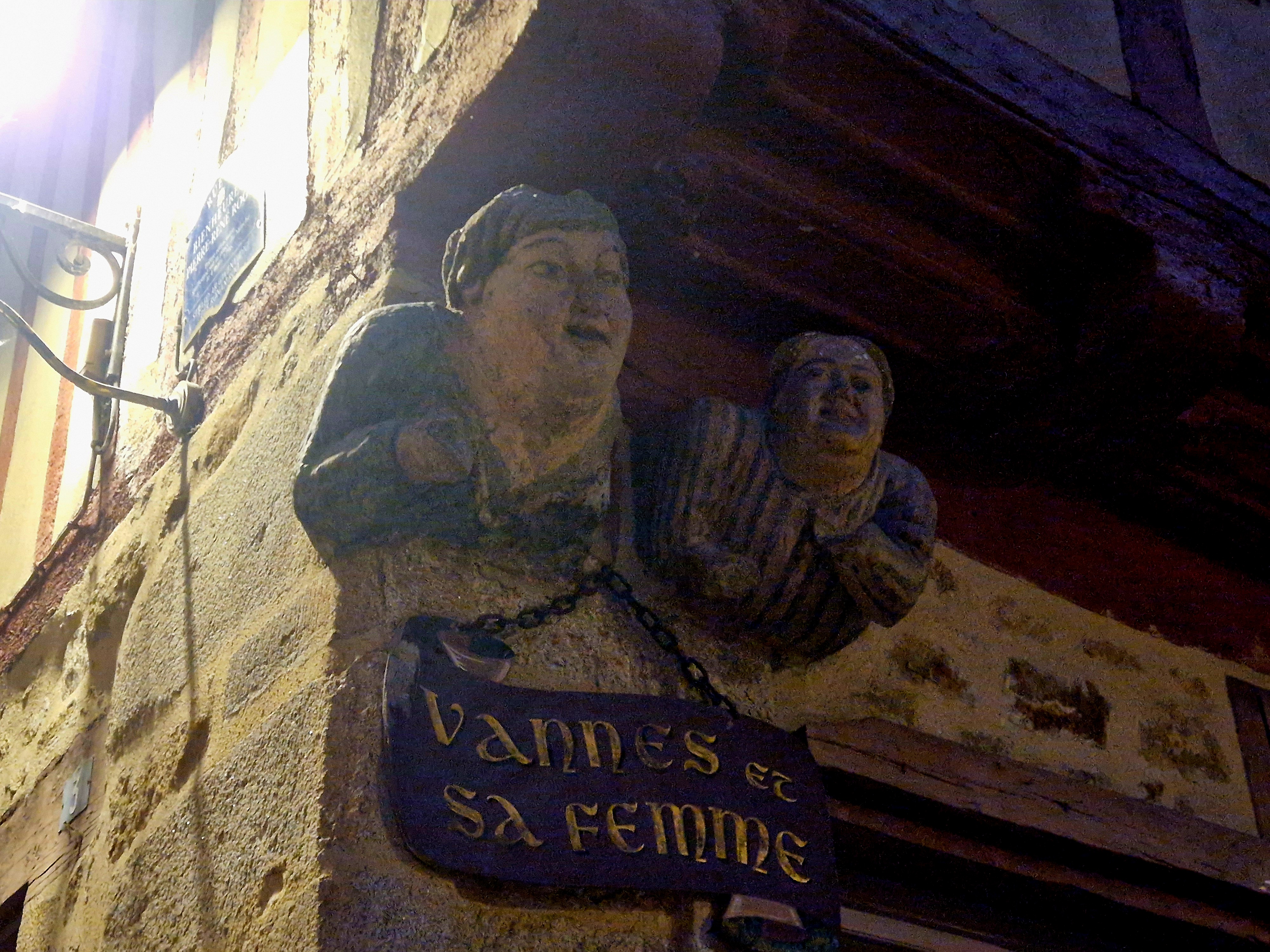 Statue Vannes et sa Femme